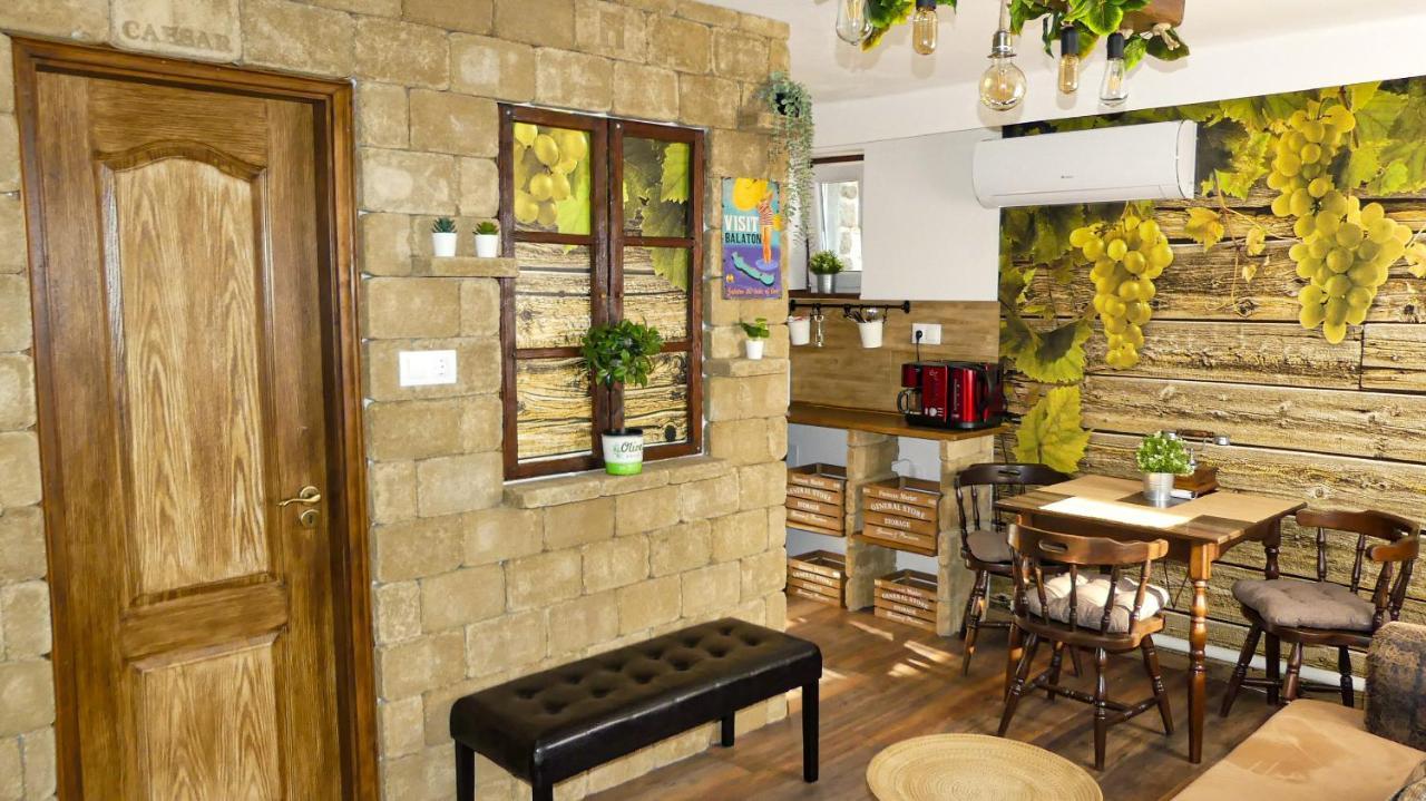 T.H.Ny Village Inn Cottage Tihany Exterior photo